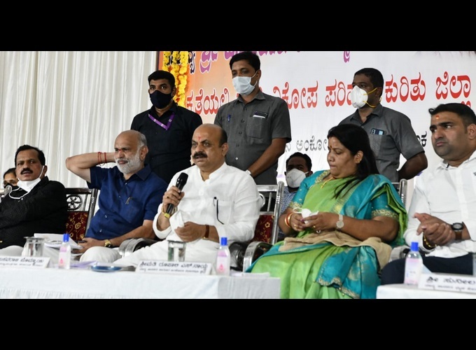 Karwar: CM Basavaraj Bommai Announces Rs 200 Crore For Repair Of Flood-damaged Roads Karwar: CM Basavaraj Bommai Announces Rs 200 Crore For Repair Of Flood-damaged Roads