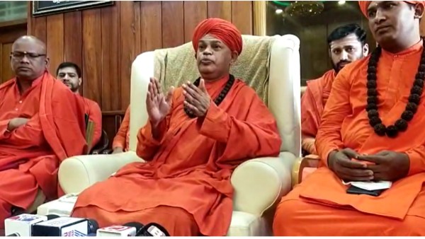 Chitradurga: Murugha Swamiji Objection To CM Yediyurappas Leadership Change In Karnataka Chitradurga: Murugha Swamiji Objection To CM Yediyurappas Leadership Change In Karnataka