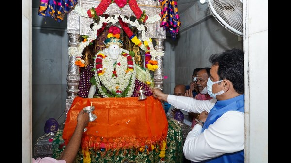 ಸಿದ್ಧಾರೂಢರ ದರ್ಶನ ಪಡೆದ ಡಿಸಿಎಂ