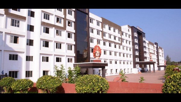ಗ್ರೀಷ್ಮಾ ಅಕ್ಕ ಕೂಡ ಆಳ್ವಾಸ್ ಮಾಜಿ ವಿದ್ಯಾರ್ಥಿನಿ