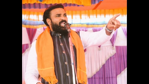 ಶ್ರೀರಾಮುಲು ಎರಡು ದಿನ ಮಠದಲ್ಲಿ ವಾಸ್ತವ್ಯ ಹೂಡಿ ಇಷ್ಟಲಿಂಗ ಪೂಜೆ ಸಲ್ಲಿಸಿದ್ದರು