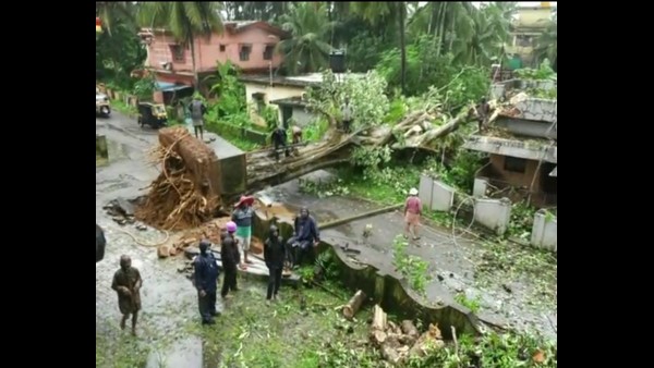 Karnataka: Torrential Rains Lashes In Coastal And Malnad Region Karnataka: Torrential Rains Lashes In Coastal And Malnad Region
