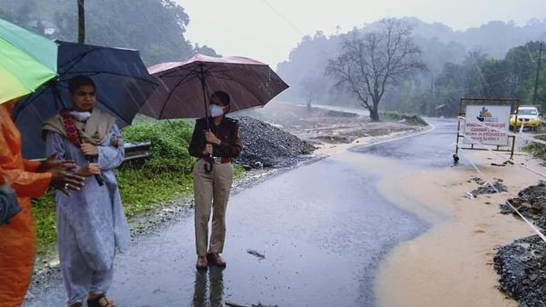 ಮಳೆಯಿಂದಾಗಿ ರಸ್ತೆಗೆ ಹಾನಿ