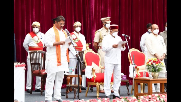 ಸಾಮ್ರಾಟ್ ಅಶೋಕ್ ಕೂಡಾ ಬಿಎಸೈ ಹಿಂದೆನೇ ಸುತ್ತುತ್ತಿದ್ದರು