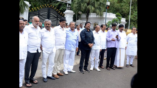 ಬಿಜೆಪಿ ಅಧಿಕಾರಕ್ಕೆ ಬರಲು ಕಾರಣರಾದ ಹದಿನೇಳು ಶಾಸಕರಿಗೆ ಸಚಿವ ಸ್ಥಾನ