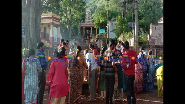 ಚಾಮುಂಡಿ ಬೆಟ್ಟದಲ್ಲಿ ಭಕ್ತ ಸಾಗರ