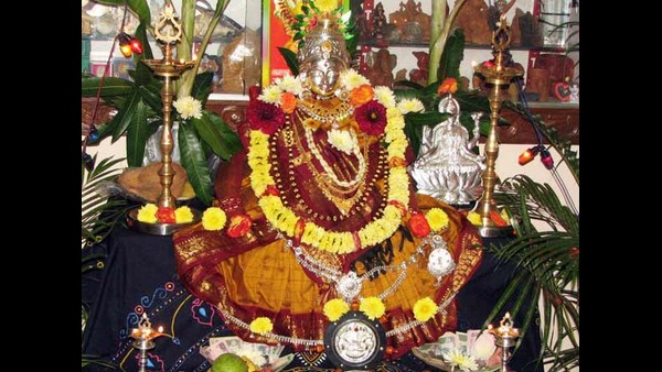 varamahalakshmi-vratha-2022-puja-date-timings-puja-vidhi