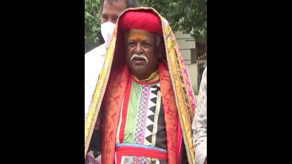 ಮುತ್ತಿನ ರಾಶಿ ಮೂರು ಭಾಗವಾಯಿತೆಲೇ ಪರಾಕ್