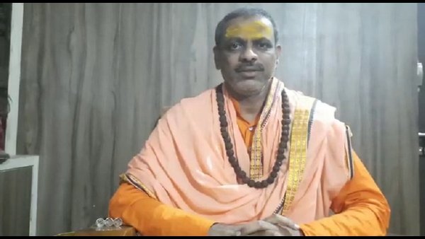 ದೇವಸ್ಥಾನದ ಧರ್ಮದರ್ಶಿ ವೆಂಕಪ್ಪಯ್ಯ ಒಡೆಯರ್ ದೈವವಾಣಿ ಎಂದು ನುಡಿದಿದ್ದರು