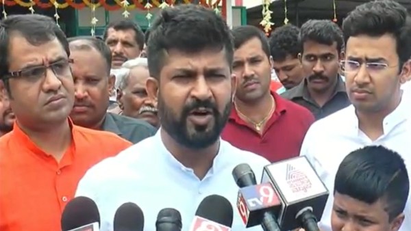 Hindu Activists Besiege To MPs Tejasvi Surya MP And Pratap Simha In Mudigere Hindu Activists Besiege To MPs Tejasvi Surya MP And Pratap Simha In Mudigere