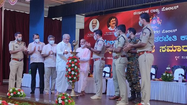 Mangaluru: Salute Parents And Be Heroic To The Wicked; Veerender Heggade Calls To Police Mangaluru: Salute Parents And Be Heroic To The Wicked; Veerender Heggade Calls To Police