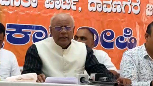 ಪದೇ ಪದೇ ತೈಲ ಬೆಲೆ ಬಗ್ಗೆ ಯಾಕೆ ಕೇಳ್ತೀರಾ?