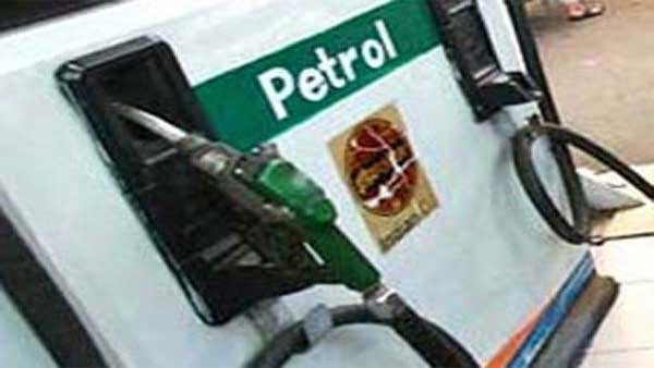 Shivanogga: Diesel Theft From Buses Belonging To An Educational Institute Owned By Former CM Yediyurappa Shivanogga: Diesel Theft From Buses Belonging To An Educational Institute Owned By Former CM Yediyurappa