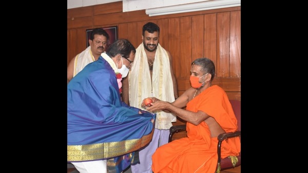 ಕೇಂದ್ರ ಸರ್ಕಾರದ ನೌಕಾಯಾನ ಮತ್ತು ಪ್ರವಾಸೋದ್ಯಮ ಖಾತೆ ಮಂತ್ರಿ ಶ್ರೀಪಾದ ನಾಯಕ್