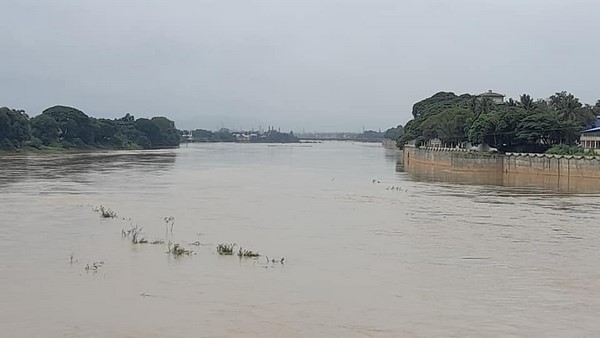 ಅರ್ಧ ಮುಳುಗಿದ ಮಂಟಪ