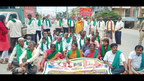 ತಮಿಳುನಾಡಿನ ಹಿತಕಾಯಲು ನಿಂತಿದೆ