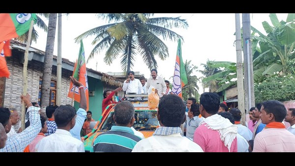 ಬೂತ್ ಮಟ್ಟದ ಸಭೆ ನಡೆಸಿ ಸ್ಥಳೀಯ ಮುಖಂಡರು, ಕಾರ್ಯಕರ್ತರೊಂದಿಗೆ ಸಮಾಲೋಚನೆ