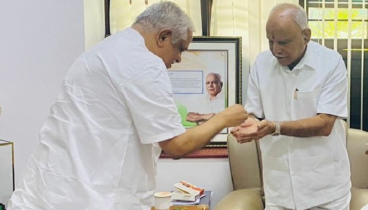 4 ತಿಂಗಳ ನಂತರ ಬಿಎಸ್ವೈ ಭೇಟಿಯಾದ ಬಿ.ಎಲ್.ಸಂತೋಷ್