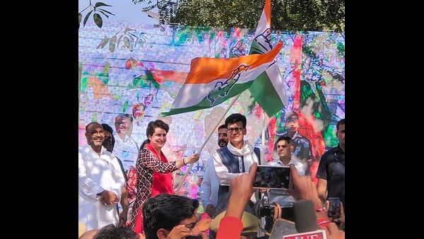 ಉತ್ತರ ಪ್ರದೇಶ ಚುನಾವಣೆಯಲ್ಲಿ ಗೆದ್ದರೆ ಭರ್ಜರಿ ಕೊಡುಗೆ