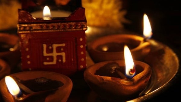 Let children burst crackers during Diwali - Jaggi Vasudev Let children burst crackers during Diwali - Jaggi Vasudev