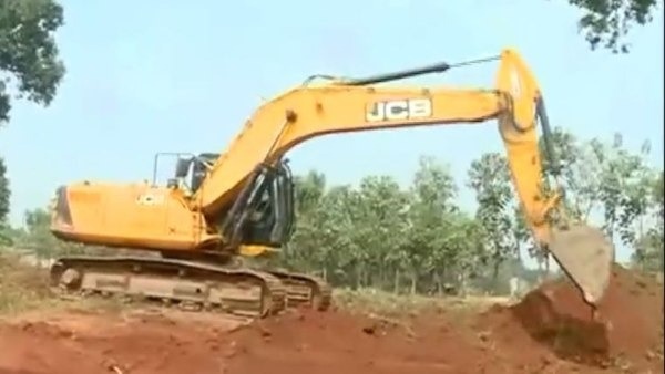 In spite of fierce opposition from farmers, the Machhe-halaga Bypass road has started In spite of fierce opposition from farmers, the Machhe-halaga Bypass road has started