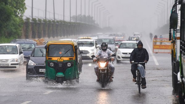 IMD Issues Yellow Alert For 8 Districts of Kerala Warning of Heavy Rainfall IMD Issues Yellow Alert For 8 Districts of Kerala Warning of Heavy Rainfall