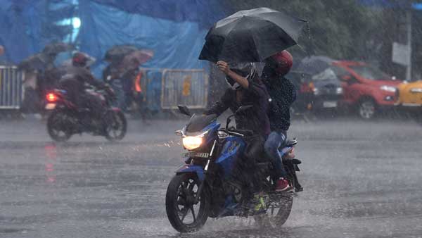IMD Issued Yellow Alert For 3 Coastal Districts Of Karnataka Next 2 Days IMD Issued Yellow Alert For 3 Coastal Districts Of Karnataka Next 2 Days