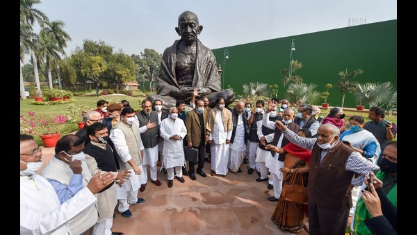 ದೆಹಲಿಯ ಮಹಾತ್ಮ ಗಾಂಧಿ ಪ್ರತಿಮೆ ಬಳಿ ಪ್ರತಿಭಟನೆ