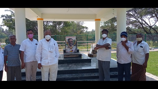 ದೇಶಪ್ರೇಮಿಗಳ ಸೆಳೆಯಲಿದೆ ಸಮಾಧಿ