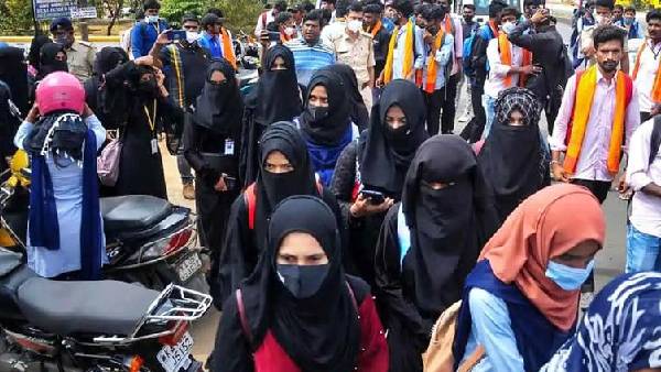 ವಿದ್ಯಾರ್ಥಿಗಳಿಗೆ ವಸ್ತ್ರ ಸಂಹಿತೆ ಕಡ್ಡಾಯಗೊಳಿಸುವುದರಲ್ಲಿ ತಪ್ಪಿಲ್ಲ