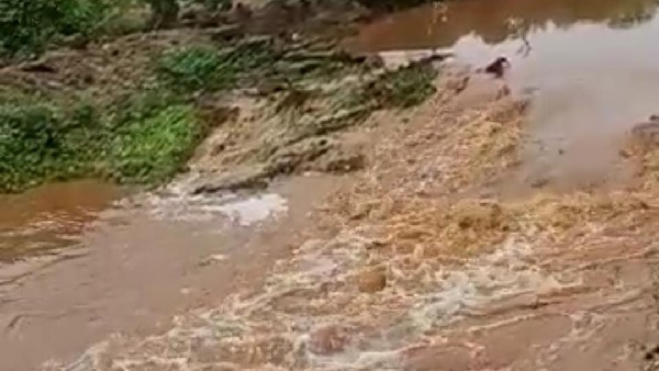 Heavy Rain In Hiriyur Ikkanur Reports 88.2 MM Rain Heavy Rain In Hiriyur Ikkanur Reports 88.2 MM Rain