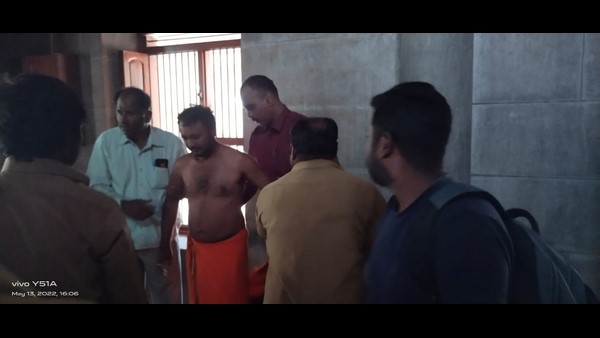 shot and killed to acid attacker: victim girl father shot and killed to acid attacker: victim girl father