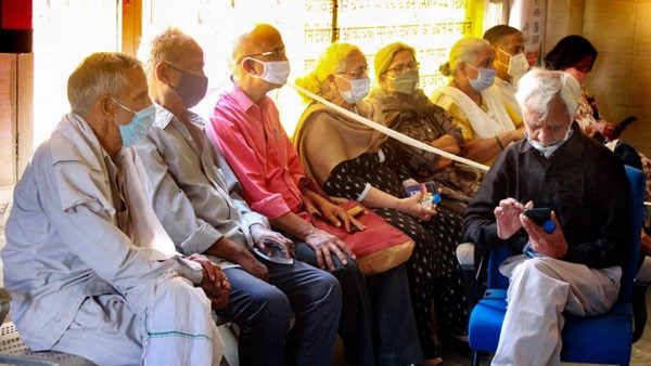 Poor Response to Covid Booster dose from senior citizens in Mysuru amid 4th wave Poor Response to Covid Booster dose from senior citizens in Mysuru amid 4th wave