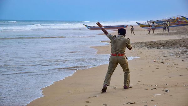 IMD Issued alert To 18 Odisha Districts For Cyclone Over Bay Of Bengal IMD Issued alert To 18 Odisha Districts For Cyclone Over Bay Of Bengal