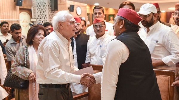 ಕಪಿಲ್ ರಾಜ್ಯಸಭೆಗೆ ಸಮರ್ಥರು, ಅರ್ಹರು: ಖಾನ್