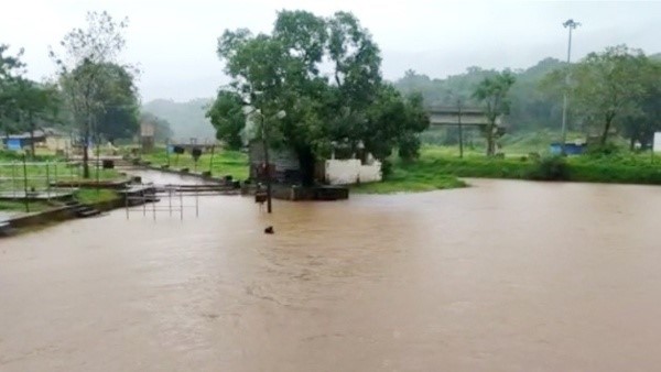 ಸಹಾಯವಾಣಿ ಸಂಪರ್ಕಿಸಿ