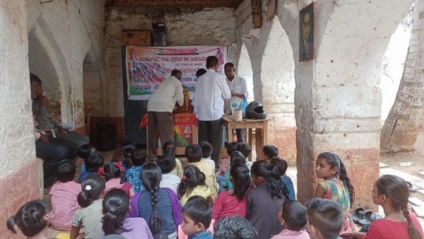 ಬಟ್ಟೆ ಬೆಲೆ ಬಲು ದುಬಾರಿ: