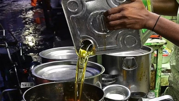 ಇಂಧನ ಮೇಲಿನ ಸುಂಕ ಕಡಿತಗೊಳಿಸಿದ ಕೇಂದ್ರ ಸರ್ಕಾರ