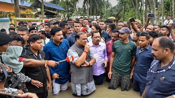 Assam Floods: CM Himanta Biswa Sarma Visited Flood Affected Places Assam Floods: CM Himanta Biswa Sarma Visited Flood Affected Places