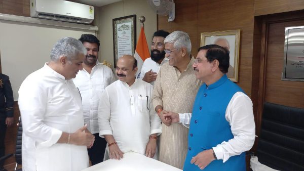 ರಾಷ್ಟ್ರಪತಿ ಚುನಾವಣೆಗೆ ನಾಮಪತ್ರ