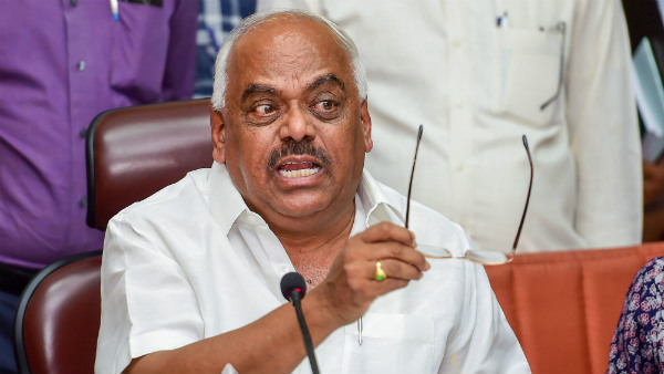 ಇದೊಂದು ಬುಡುಬುಡಿಕೆಯ ಆಳ್ವಿಕೆ