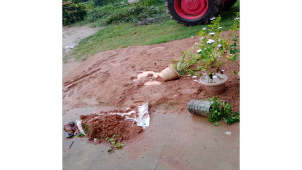 ಕಾಡಾನೆ ಮನೆ ಬಾಗಿಲಲ್ಲಿ ನಿಂತಿದ್ದ ದೃಶ್ಯ ಸಿಸಿಟಿವಿಯಲ್ಲಿ ಸೆರೆ