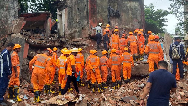 Building Collapses In Mumbai: One Dead, 11 Injured Building Collapses In Mumbai: One Dead, 11 Injured
