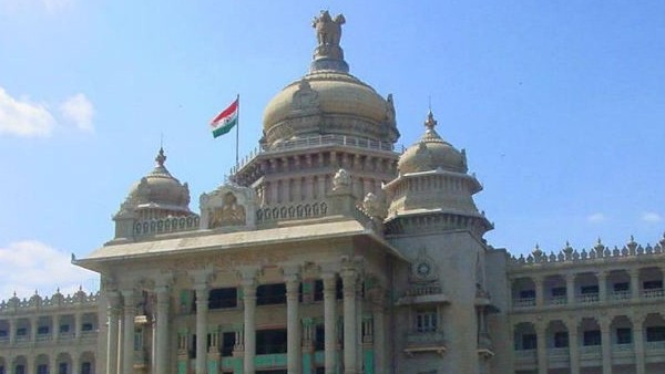 ರಜೆ ನೀಡದ ಮಾನಸಿಕ ಹಿಂಸೆ ನೀಡುತ್ತಿರುವ ಬಗ್ಗೆ ದೂರು