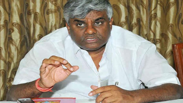 ಆಸ್ಪತ್ರೆಗ ಭೇಟಿ ನೀಡಿದ ಎಚ್ಡಿ ರೇವಣ್ಣ
