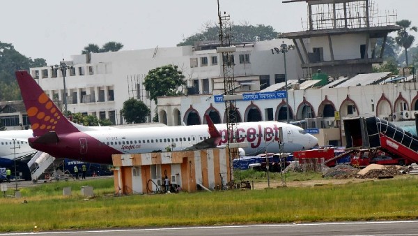 Spice Jet Pilot Monica Khanna Saved 185 People Lives Spice Jet Pilot Monica Khanna Saved 185 People Lives
