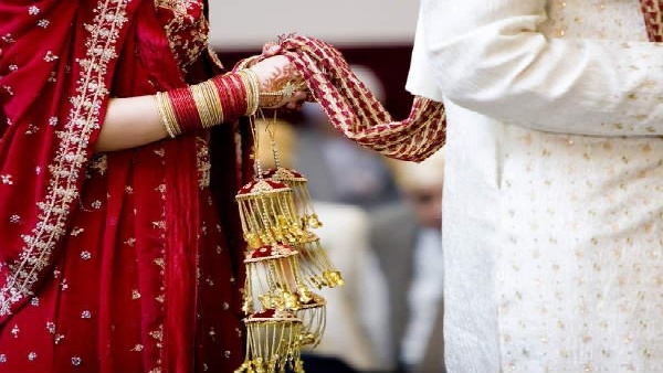 ಪಾರ್ಟ್ ಟೈಮ್ ಡಿಸೈನರ್ ತಲೆಯಲ್ಲಿ ಪೋಸ್ಟರ್ ಐಡಿಯಾ