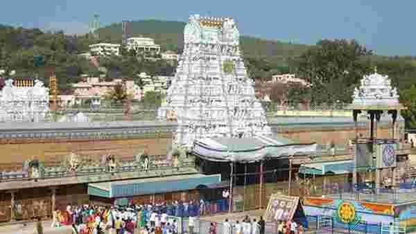 Andhra Pradesh: Tirumala Temple Receives Rs 10 Crore in Donations on Single Day Andhra Pradesh: Tirumala Temple Receives Rs 10 Crore in Donations on Single Day