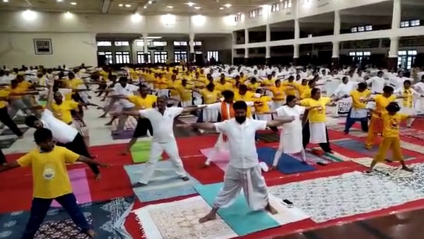 ಕೇಂದ್ರ ಸಚಿವೆ ಶೋಭಾ ಕರಂದ್ಲಾಜೆ ಯೋಗ ಕಾರ್ಯಕ್ರಮದಲ್ಲಿ ಭಾಗಿ