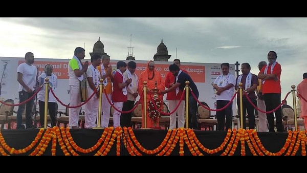 ಬಹಿರಂಗ ಚರ್ಚೆಗೆ ಕಾಂಗ್ರೆಸ್ ಆಹ್ವಾನ